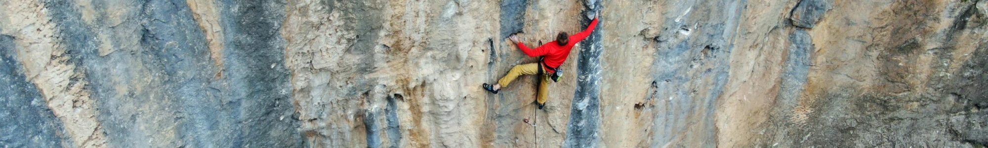 pexels-guidedolomiti-15001135